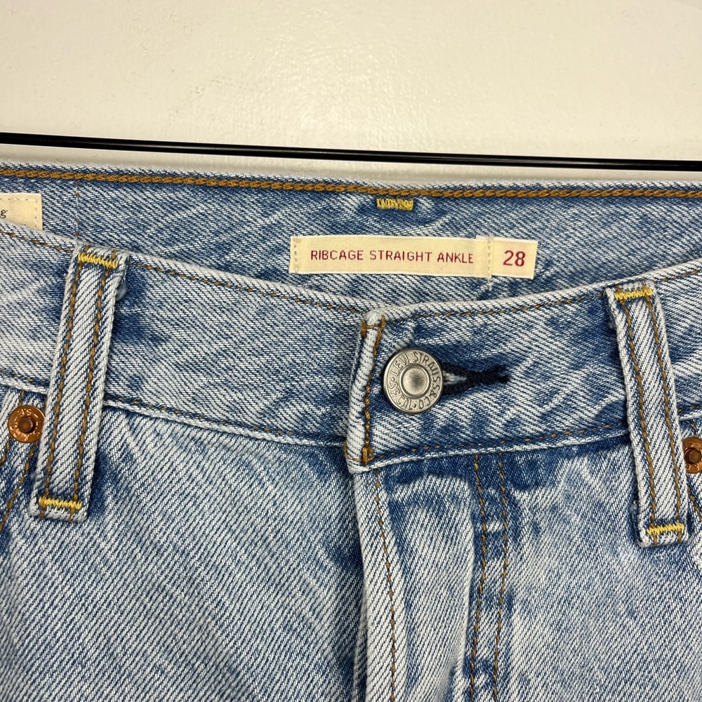 Levis Ribcage Straight Ankle Light Wash Button Fly Jeans Size 28 - Picture 3 of 15